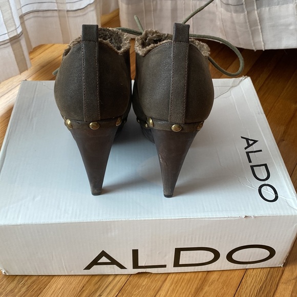 ALDO Grocott platform tie bootie. Dark Brown and Arny green laces. Size 37 - Picture 3 of 7
